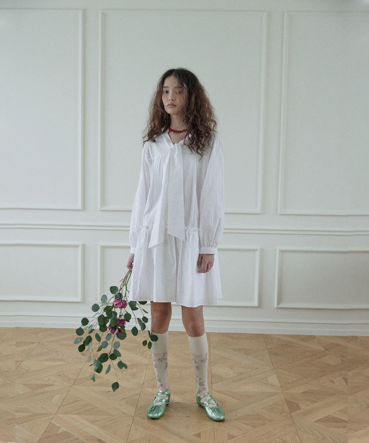 韓国商品/HOKUSPOKUS Innocent tie dress Innocent tie dress / White : HOKUSPOKUS (호쿠스포쿠스)