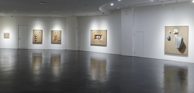 클릭하시면 전시사진들을 보실수 있습니다.