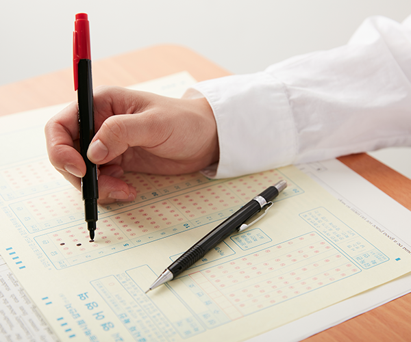 <span style="background-color: #f4f4f4;display:block;padding:14px 0;"><b>수험생 청뇌 한약</b></span>