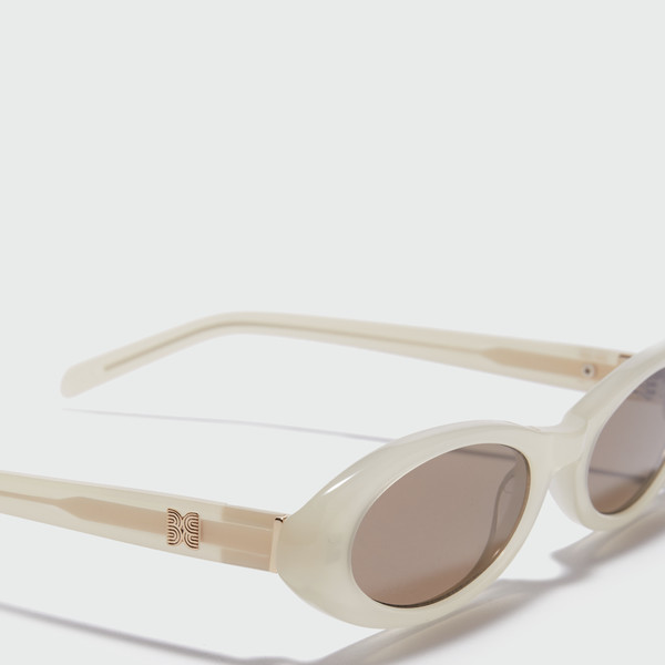 YVONNE Oval Sunglasses - Cream : EENK SHOP