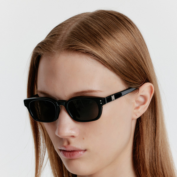 [EENK] / ☆ YVES Classic Sunglasses / Black YVES Classic Sunglasses - Black : EENK SHOP