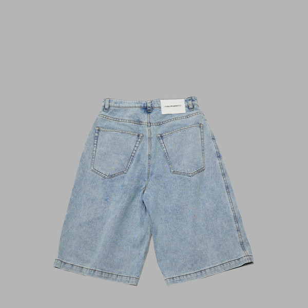 ◆THE MUSEUM VISITOR◆ CURVED ZIPPER DENIM SHORTS LIGHT BLUE CURVED ZIPPER DENIM SHORTS (LIGHT BLUE) : THE MUSEUM VISITOR