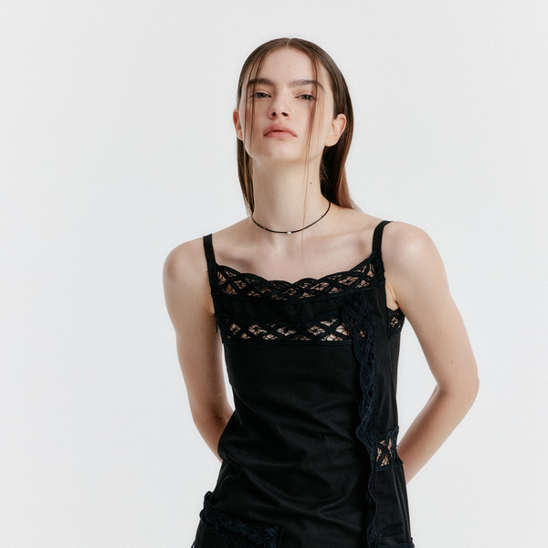 YONIKA Lace-trim Top - Black : EENK