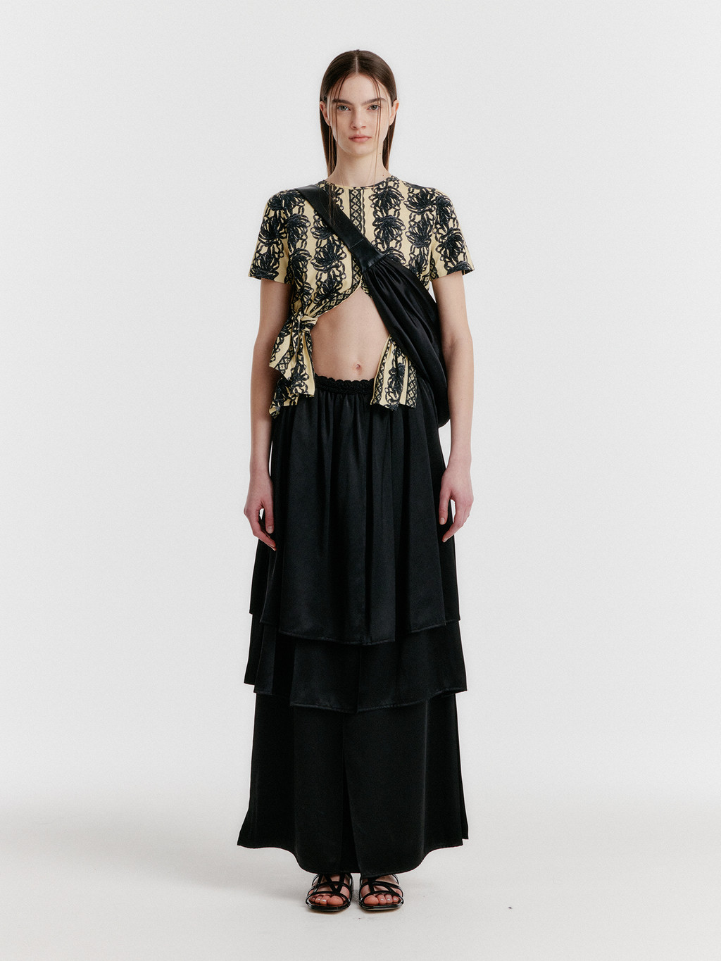【EEUN】Big Belted Layered Skirt 0400020477613_BLACK_A1?wid=830