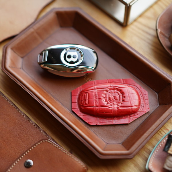Bentley Molding smart key case : LEICA CASES & STRAPS by handcraft