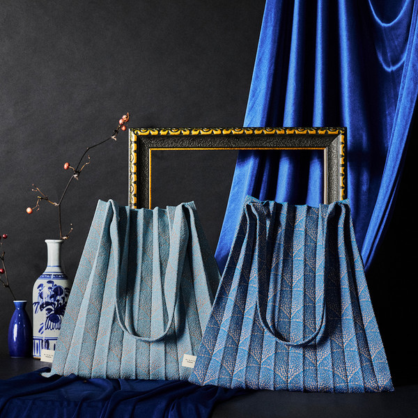 NEW【PLEATSMAMA】誕生カラー ドリーム Shoulder Bag(12 色) Shoulder Bag Sage : PLEATSMAMA: Sustainable Knit Pleats Bag