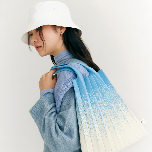 Tote Bag Ocean Sky : PLEATSMAMA: Sustainable Knit Pleats Bag