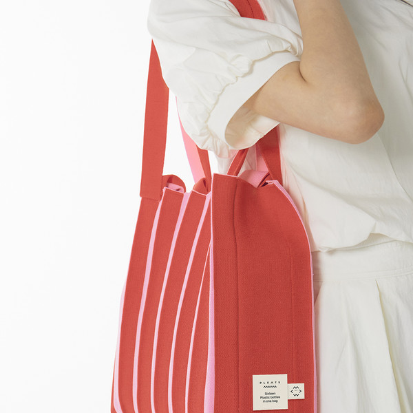 PLEATS MAMA 正規品関税込み MINI TOTE BAG RED PLEATSMAMA: Sustainable Knit Pleats Bag