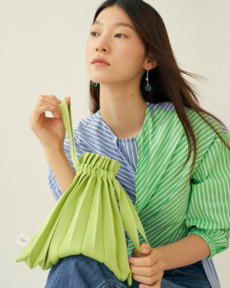 PLEATSMAMA: Sustainable Knit Pleats Bag