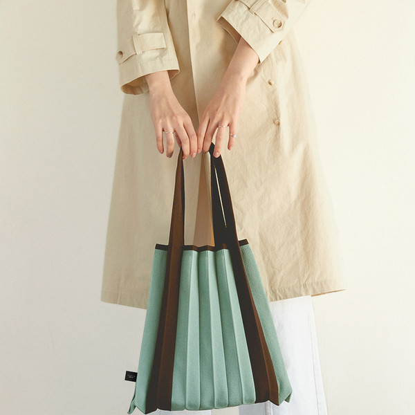 Zentee Tote Bag Sage : PLEATSMAMA: Sustainable Knit Pleats Bag