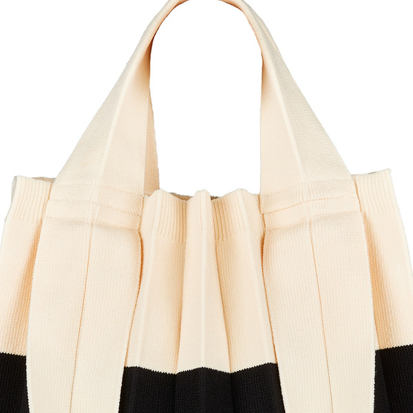 PLEATS MAMA 正規品関税込み PANDA EDITION 2WAY BAG PLEATS MAMA 正規品関税込みPANDA EDITION 2WAY BAG GIANT PANDA