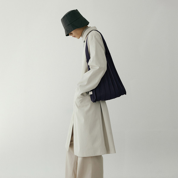 Shoulder Bag Charcoal : PLEATSMAMA: Sustainable Knit Pleats Bag