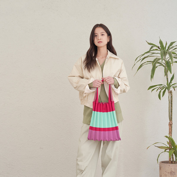 PLEATS MAMA 正規品関税込み SHOULDER BAG MAGENTA MINT Shoulder Bag Magenta mint : PLEATSMAMA: Sustainable Knit