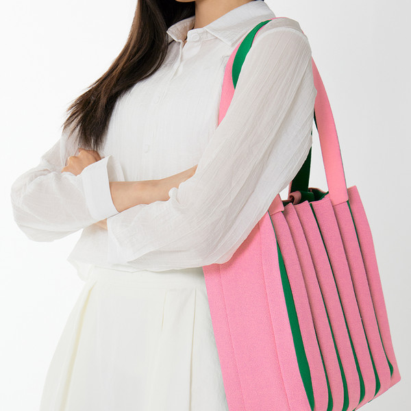 PLEATS MAMA 正規品関税込み 2WAY BAG STIRIPE PINKGREEN 2Way Shopper Bag Pink Green : PLEATSMAMA: Sustainable Knit