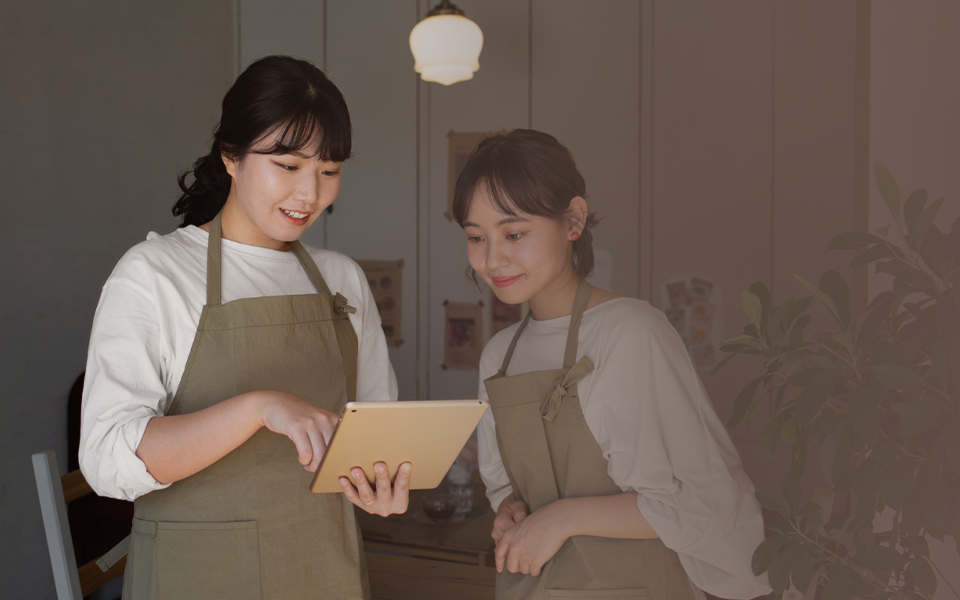 <div class="main_img1">FRANCHISE<br>STARTUP</div> <div class="main_img2">성공적인 창업을 위한 모든 것이<br> 여기에 준비되어 있습니다.</div> <div class="main_img_btn"><span class="btn_white_line">창업안내 바로가기 ></span></div>