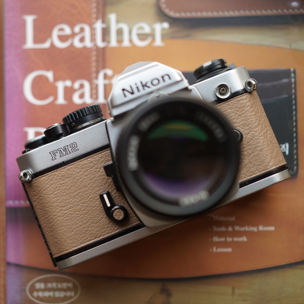 Nikon FM2 / Real leather skin : LEICA CASES & STRAPS by handcraft
