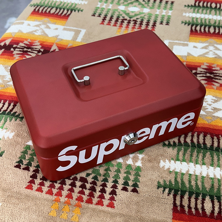 Supreme (Lock Box 17FW, 새제품) : 파브리크 스토어 Fabrique Store Supreme (Lock Box 17FW, 새제품) : 파브리크 스토어 Fabrique Store