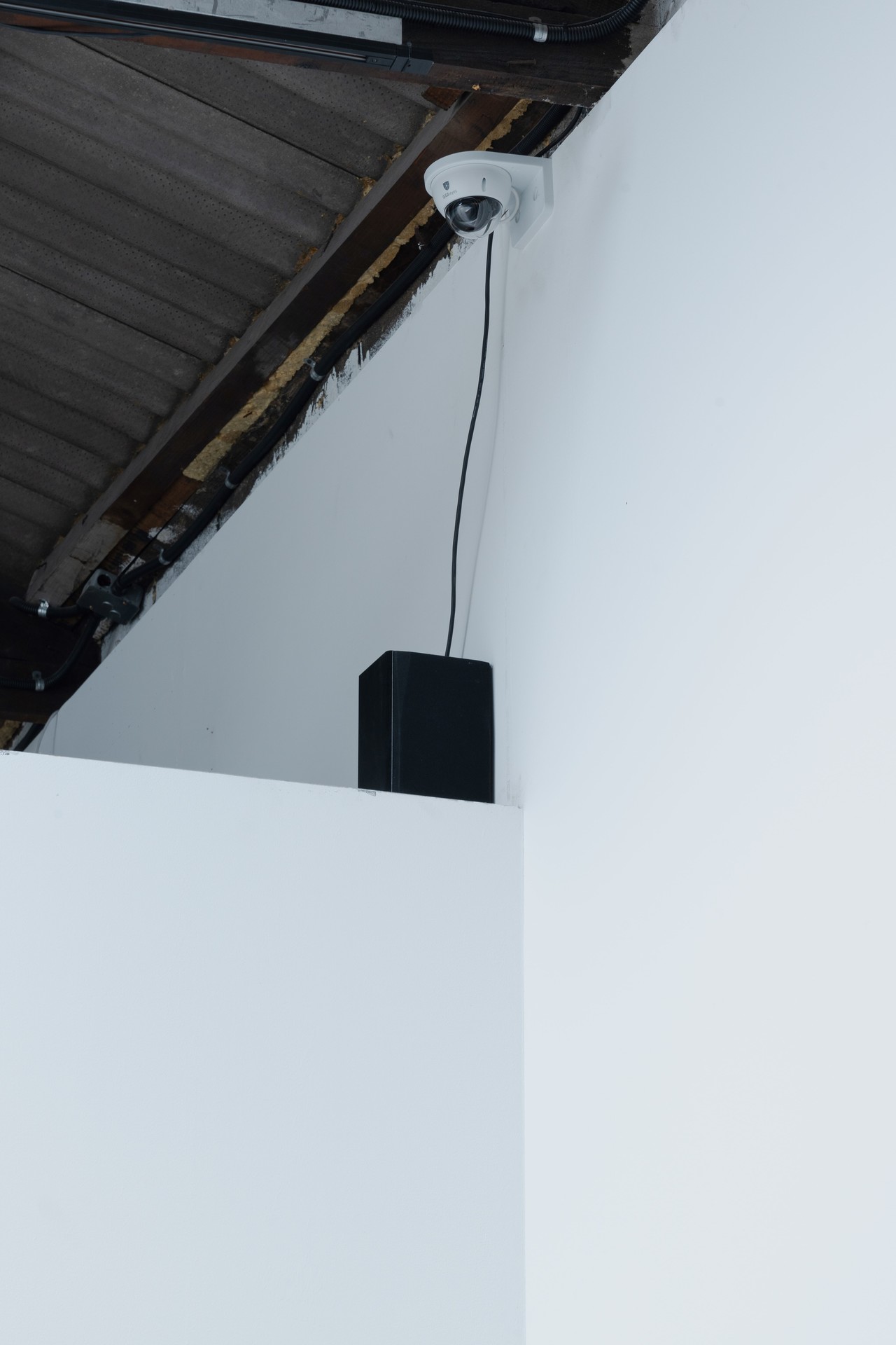 자국들, 2023, 스피커 및 앰프, 25.2x14.8x15cm, 4:22