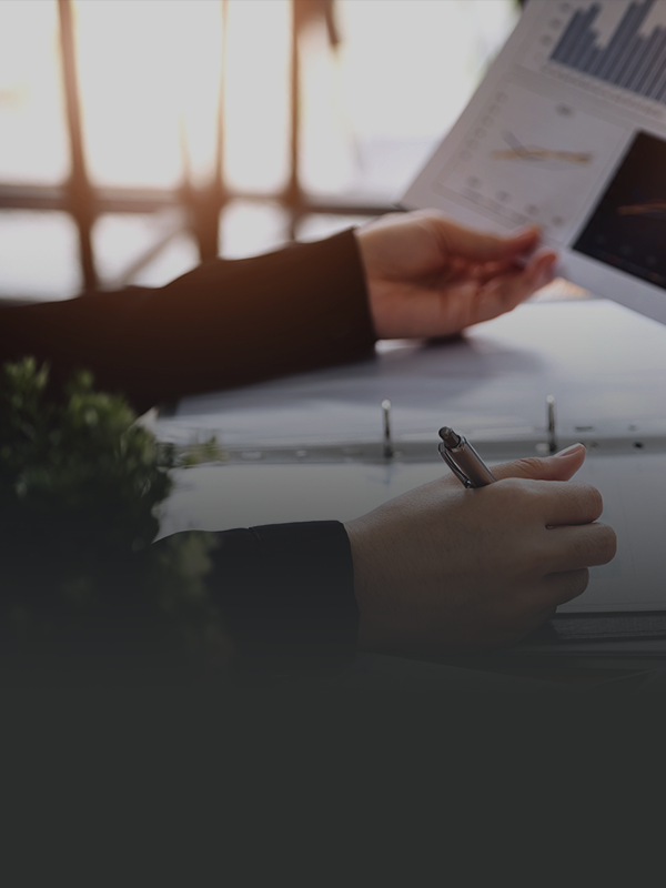 <p class="eno99">01</p><p class="eno98">AssetAiming</p><p class="eno97">온/오프라인 인터뷰를 통해 현금 흐름과<br>자산현황을 점검하고 재무목표의<br>우선순위, 필요기간, 예산을 설정합니다.</p>