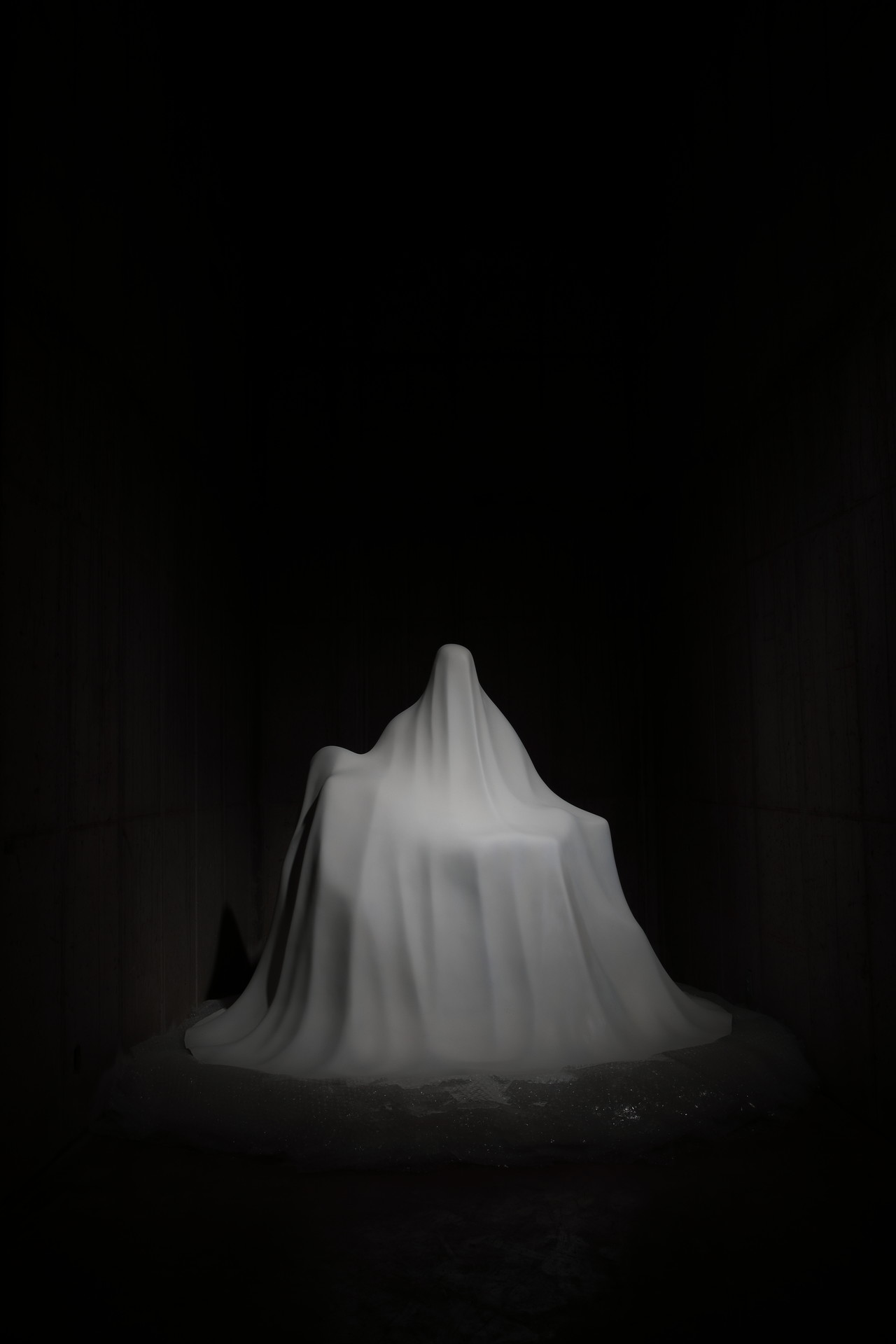 Shell-mercy 비 (悲) 2019 263×226×186cm, frp.