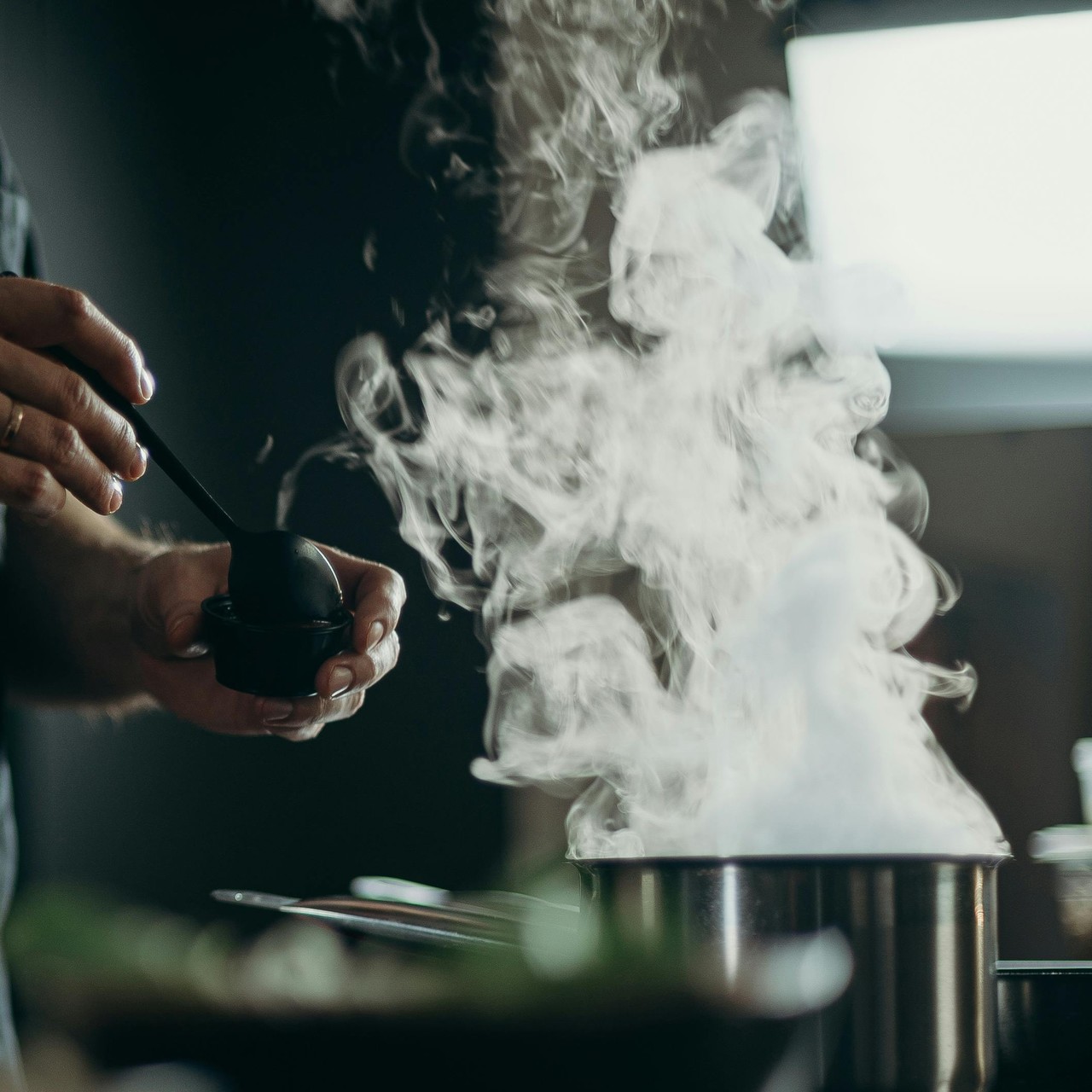 <span style="line-height: 1.4; font-weight: bold;">품질관리<br>시스템으로<br>항상 동일한<br>맛을 유지</span>