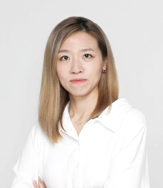 <p class="profileImage-text">조은경 CHO Eun-kyung</p> <p class="profileImage-text">작가, 북디자이너, 우화맨숀 대표</p>