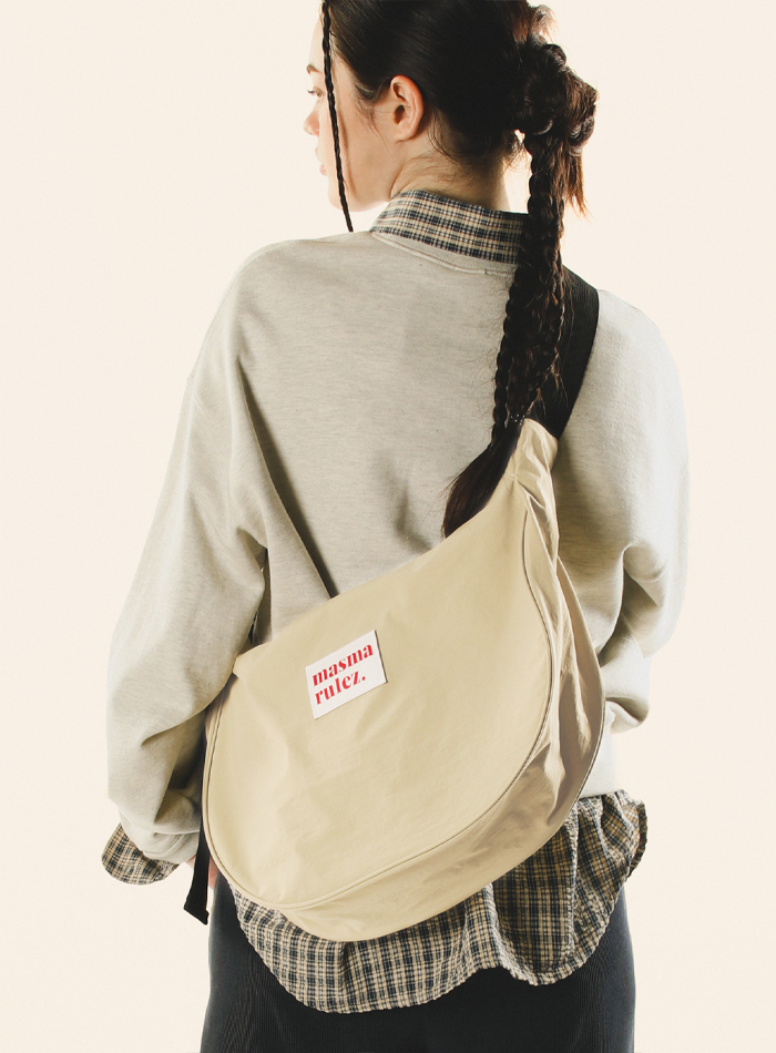 【masmarulez】 韓国人気★ Halfmoon cross bag (3色) masmarulez】 韓国人気☆ Halfmoon cross bag (3色)