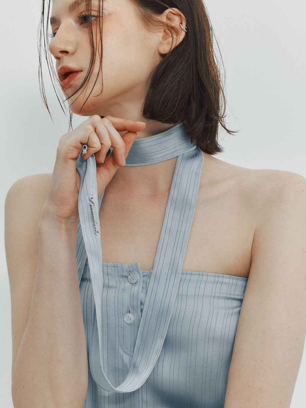 ★MEENDERI★SATIN LOGO SCARF - SKY BLUE★正規品/韓国直送料込 MEENDERI-SATIN LOGO SCARF - SKY BLUE│삼성물산 온라인몰 SSF Shop
