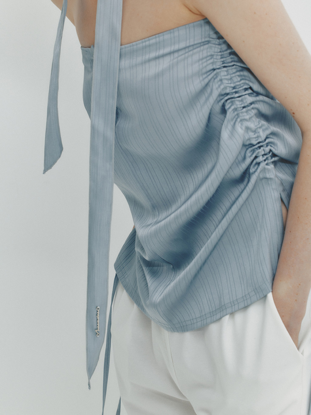 ★MEENDERI★SATIN LOGO SCARF - SKY BLUE★正規品/韓国直送料込 MEENDERI-SATIN LOGO SCARF - SKY BLUE│삼성물산 온라인몰 SSF Shop