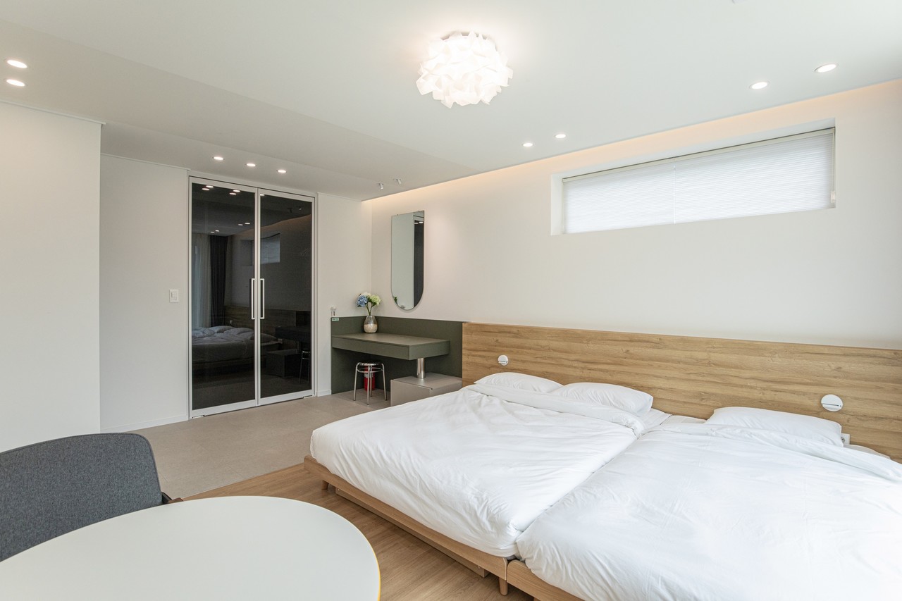 BED ROOM
