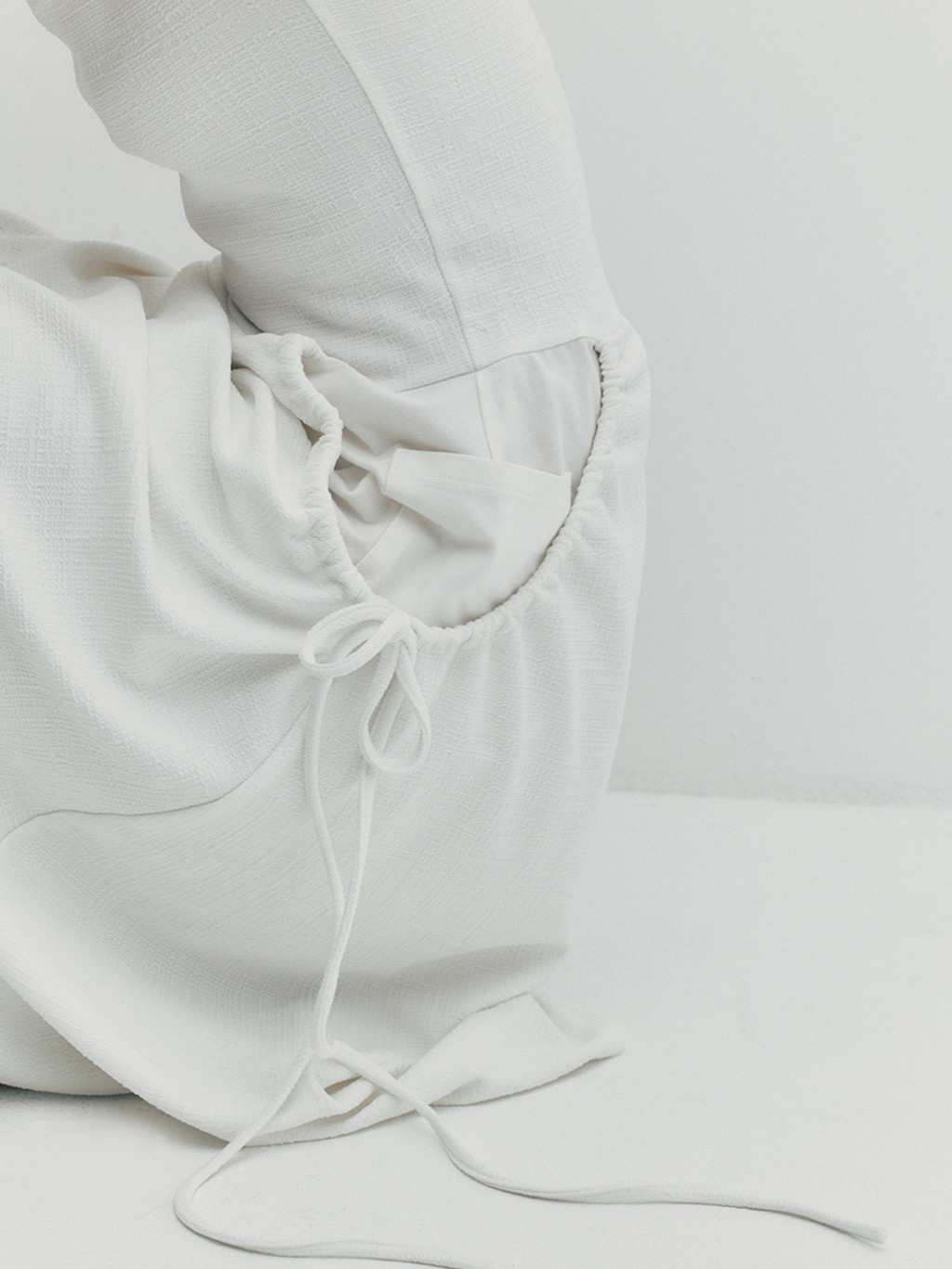 ★MEENDERI★SHIRRING POCKET MAXI DRESS - WHITE★正規品/人気 MEENDERI] SHIRRING POCKET MAXI DRESS - WHITE