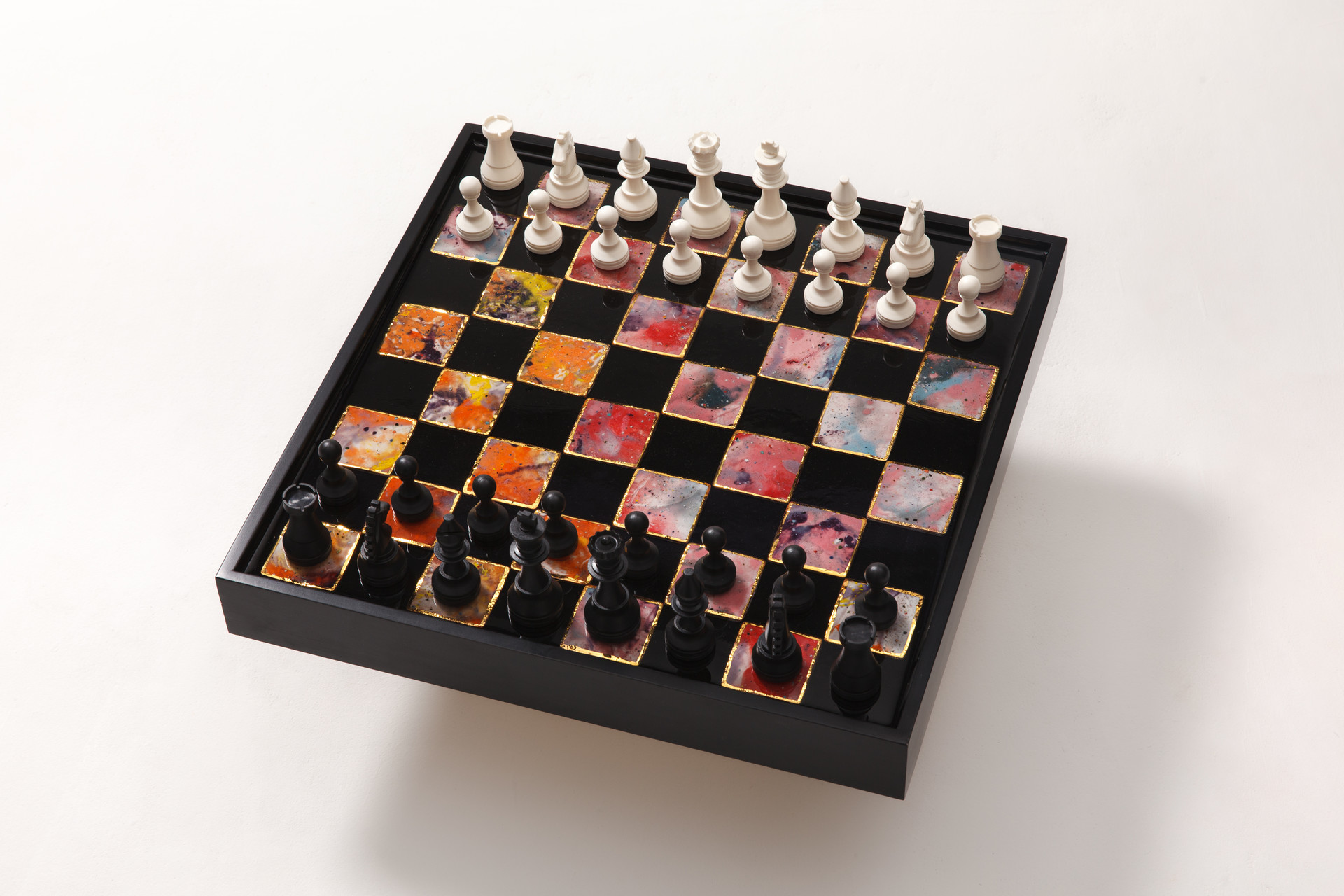 우주별 체스판 Universe Chessboard. ceramic, resin on steel. 42x42cm