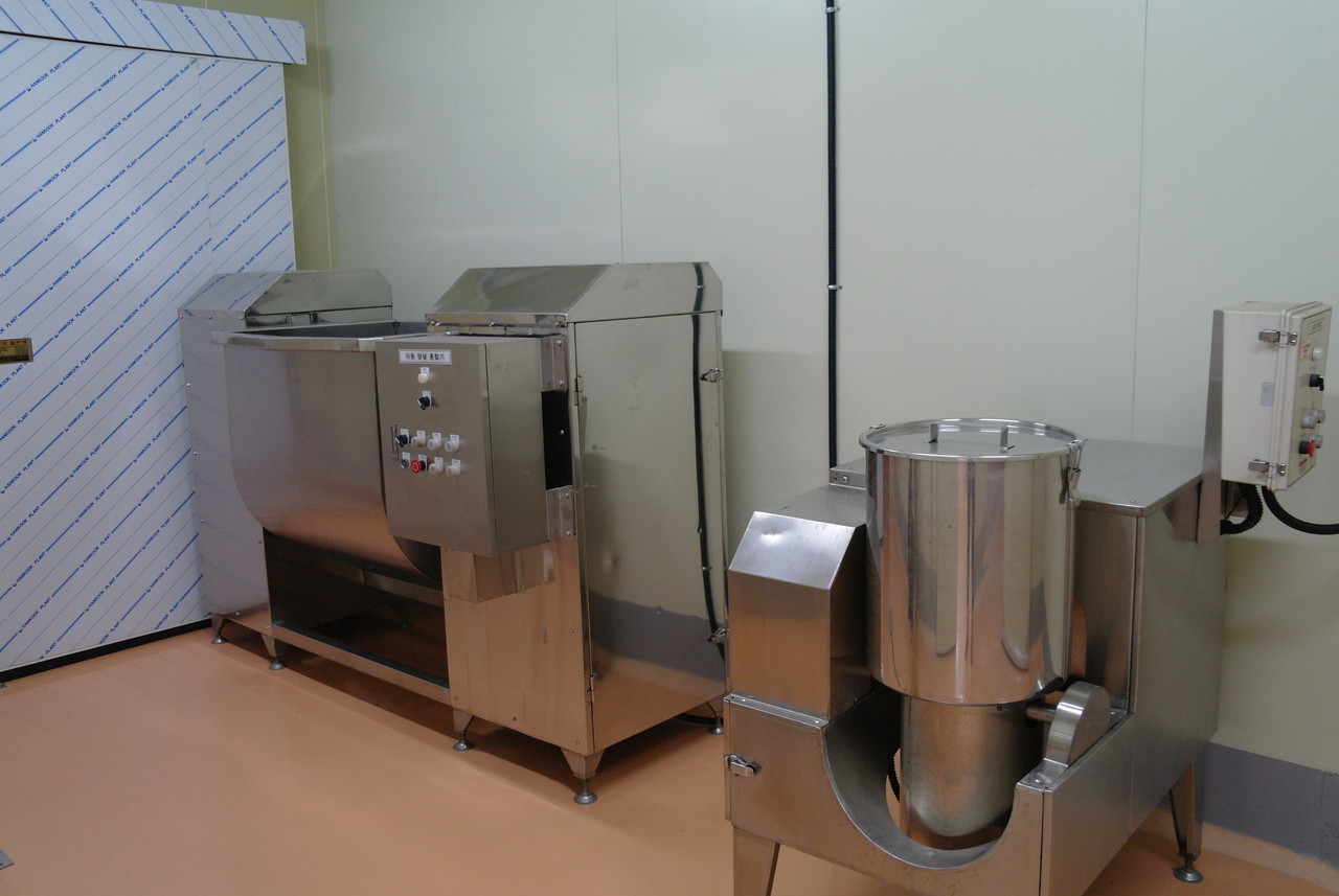 양념실 (Seasoning room)