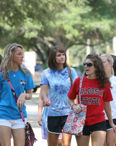 <p style="font-weight:bold;font-size:24px; margin-top:40px;">CAMPUS</p>