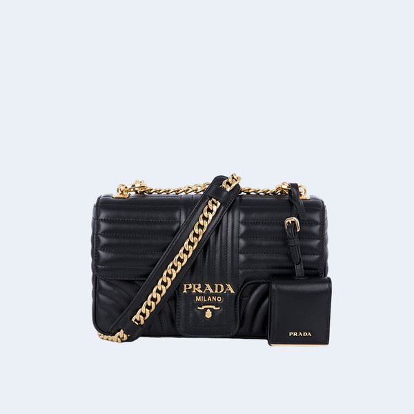 프라다 다이어그램 골드로고 블랙 미디움