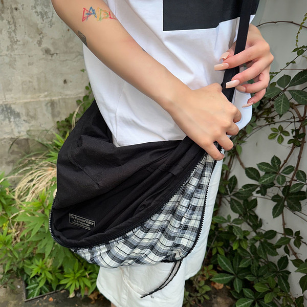 THE MUSEUM VISITOR★韓国★人気★CHECK ZIPPER CROSS BAG CHECK ZIPPER CROSS BAG : THE MUSEUM VISITOR
