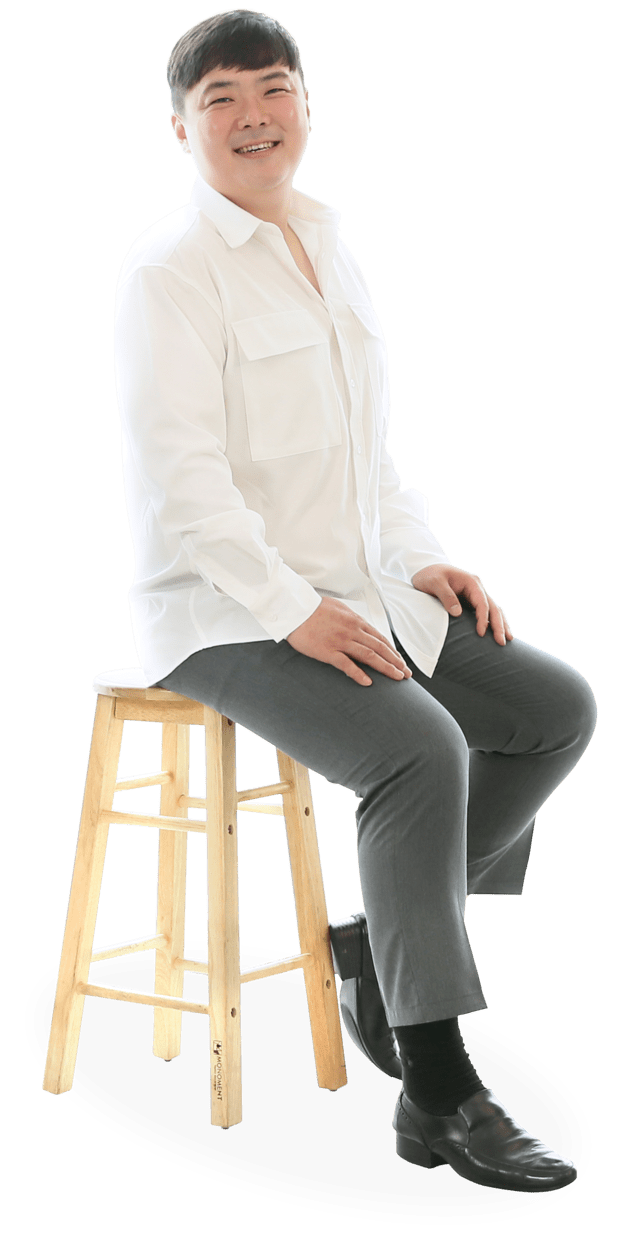 서비스관리 팀장<br><span style="font-size: 20px; font-weight: 500;">미카엘</span>
