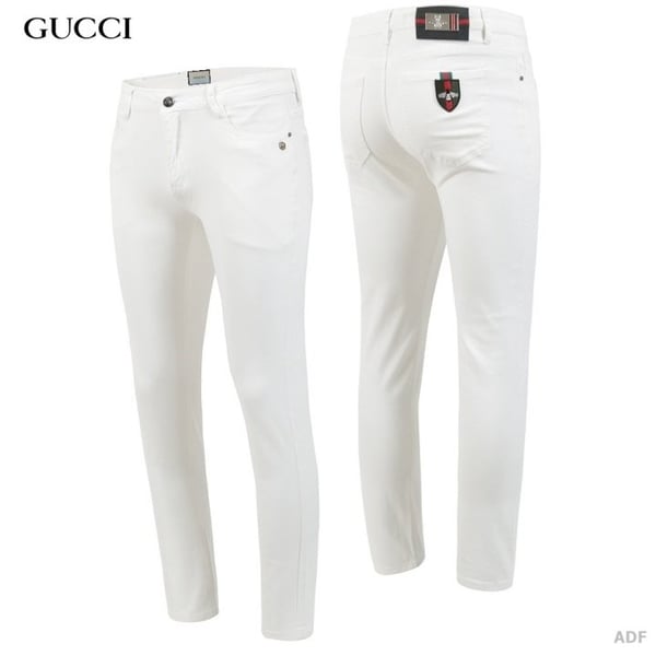 GUCCI 구찌 벌 방패패치 화이트 진