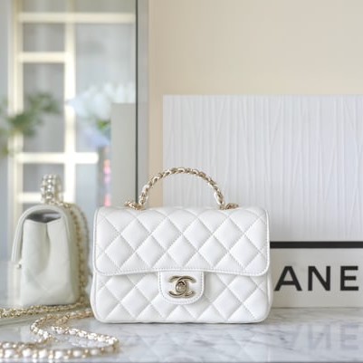 CHANEL 샤넬 클래식 뉴미니 큐빅 탑핸들