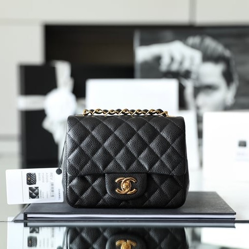 CHANEL 샤넬 쁘띠삭 클래식 플랩백