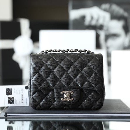 CHANEL 샤넬 쁘띠삭 클래식 플랩백