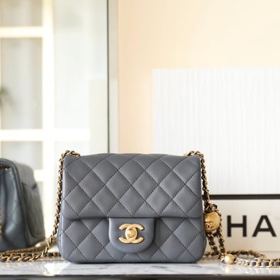 CHANEL 샤넬 골든볼 쁘띠삭