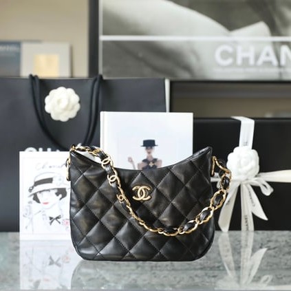 CHANEL 샤넬 스몰 호보백