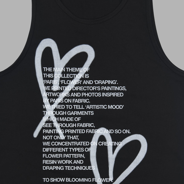 HEART PRINTED SLEEVELESS (LOOSE FIT) (BLACK) : THE MUSEUM