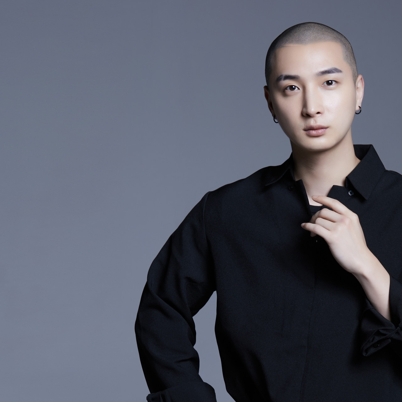 대구 직영점<br>Scalp Designer<br>EDDY 원장<br><br> 그레이시티 대구직영점 원장(현)<br> 그레이시티 잠실 직영점 부원장(전)<br> 그레이시티 디자인부장(전)<br> 그레이시티 컴퍼니 본점 아카데미 데모 교육 강사(전)<br> 그레이시티 스칼프 SMP finisher(전)<br> 에디트스칼프 대표 (전)<br> ISO 운영위원장<br> SISA UNITED 정회원<br> K-art pair 운영위<br> K-art smp certificate<br> GRAYCITY bald head Design /<br> Scalp Micro Pigmentation 자격 수료<br> 디블랙 아카데미 마스터과정 자격 수료<br> 화이트하우스 옴므커트 마스터 자격 수료<br> ISO 17024 프로페셔널 수상<br> 대한문신사중앙회 국회위원 표창<br> 한국문화예술 k-뷰티 SMP브랜드 대상<br>
