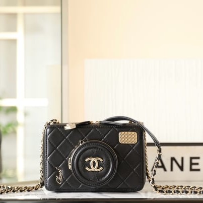 CHANEL 샤넬 램스킨 카메라 백
