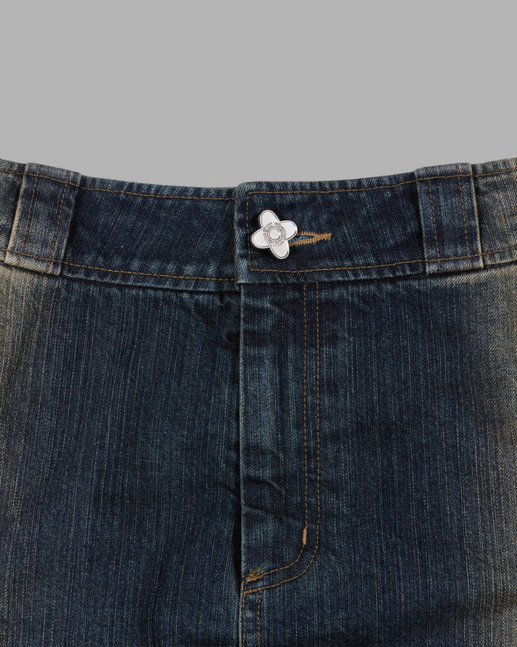 【THE MUSEUM VISITOR】HEART POCKET WASHED DENIM SKIRT HEART POCKET WASHED DENIM SKIRT : THE MUSEUM VISITOR
