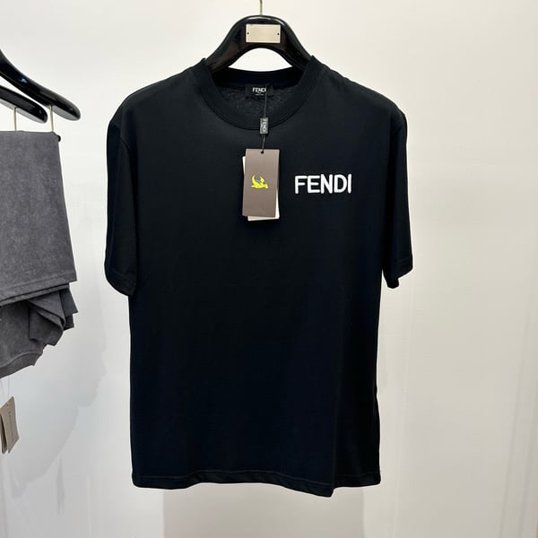 FENDI 펜디 그래픽 로고 반팔 티셔츠