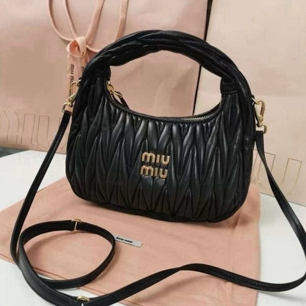 MIUMIU 미우미우 완더미니호보