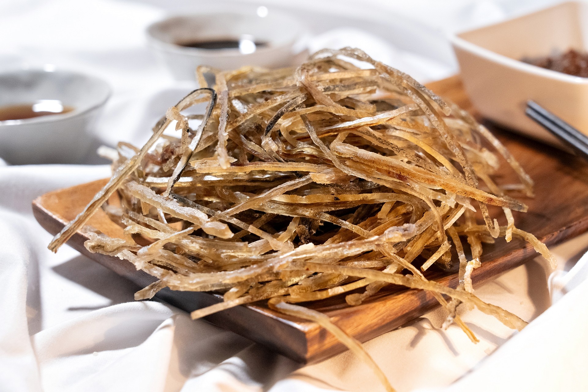 <b> 위 사진의 명태채의 중량은 150g입니다. </b>